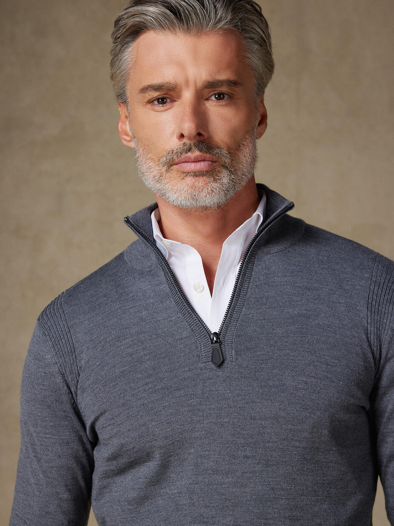 Pull col zippé en laine mérinos